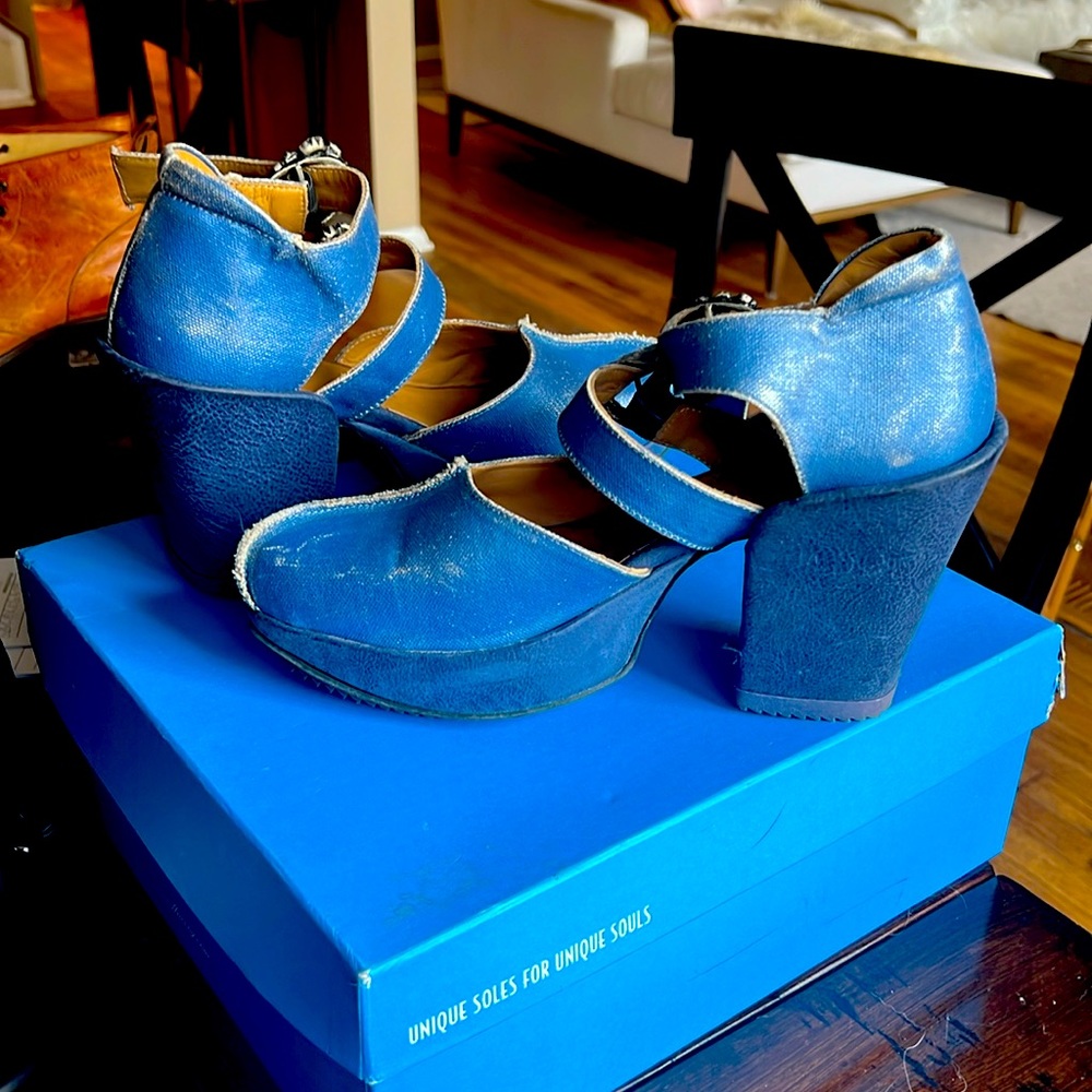 Blue Fluvevogs!
